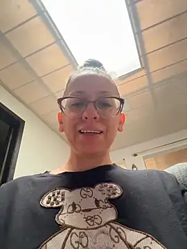 miss hanna07 online show from November 2, 2025, 4:12 pm