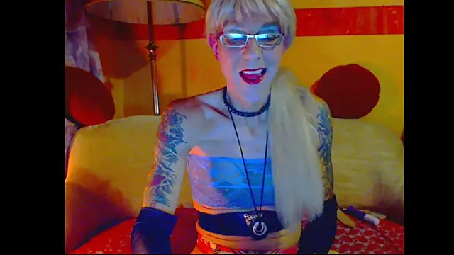 Snapshot of cuxladyboy chatting on October 11, 2025, 12:11 am cuxladyboy online show from October 11, 2025, 12:11 am