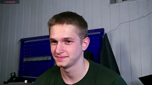 dustyn fox online show from November 8, 2025, 3:04 pm