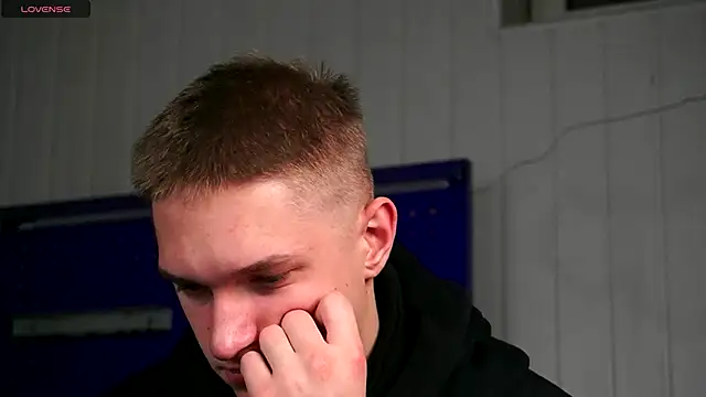 dustyn fox online show from November 23, 2025, 3:22 pm