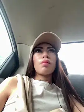 Effy Bonny online show from November 12, 2025, 4:55 pm