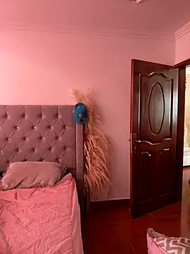 Effy Bonny online show from December 20, 2025, 2:20 pm