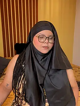  Shara Handal  online show from October 29, 2025, 10:58 am