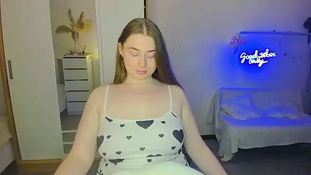 Demure Smile online show from February 11, 2025, 8:10 pm