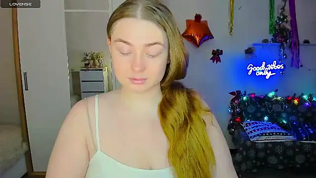 Demure Smile online show from December 16, 2024, 5:49 am