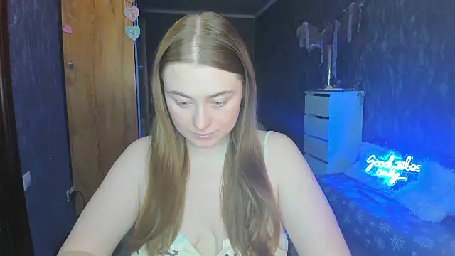 Demure Smile online show from February 26, 2025, 1:22 pm