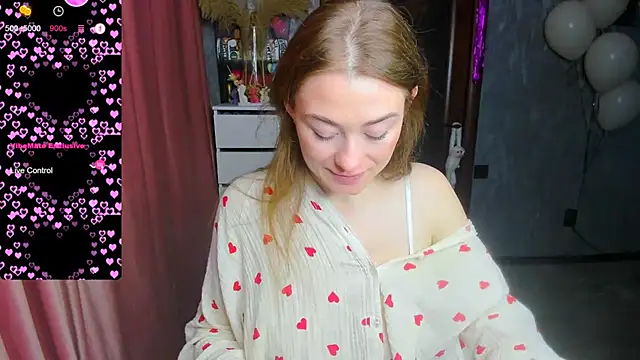 Demure Smile online show from February 12, 2026, 2:44 am