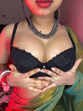 Hot-sexy222 online show from February 17, 2026, 4:37 pm