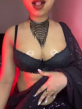 Hot-sexy222 online show from May 24, 2026, 4:29 pm