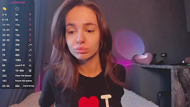 JudyAngil online show from September 30, 2025, 5:35 am