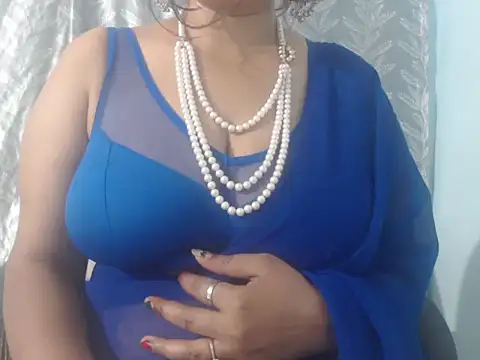 cute-priy online show from March 29, 2026, 4:03 am