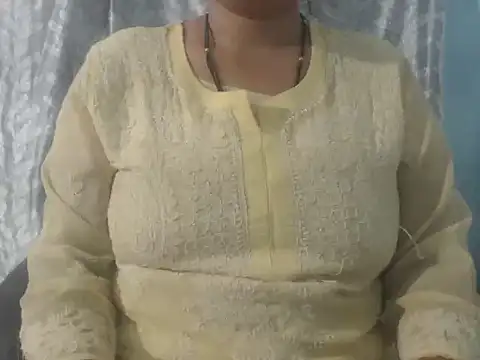 Snapshot of cute-priy chatting on May 15, 2026, 7:39 am cute-priy online show from May 15, 2026, 7:39 am