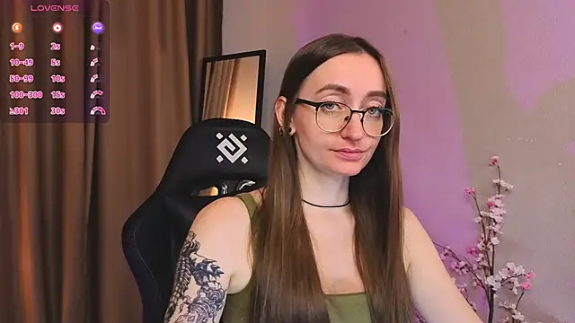 Snapshot of ShiroHeby chatting on November 23, 2025, 12:37 pm ShiroHeby online show from November 23, 2025, 12:37 pm