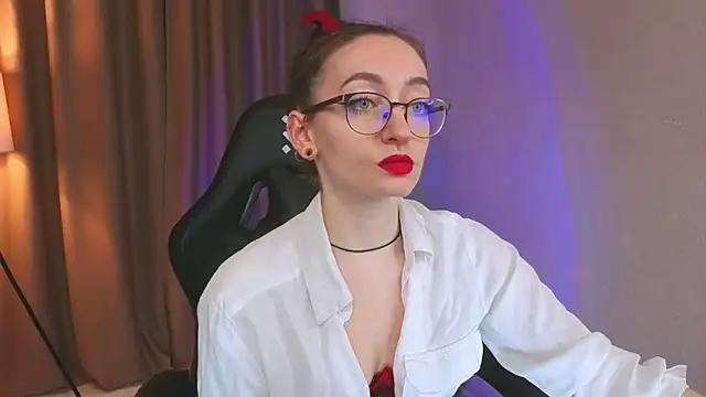 Snapshot of ShiroHeby chatting on January 9, 2026, 12:45 pm ShiroHeby online show from January 9, 2026, 12:45 pm