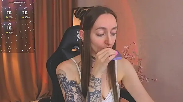 Snapshot of ShiroHeby chatting on March 3, 2026, 12:12 pm ShiroHeby online show from March 3, 2026, 12:12 pm