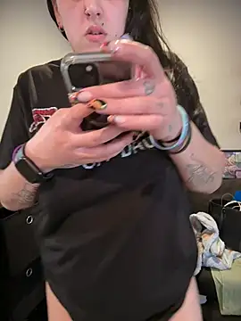 ThicBunz online show from March 31, 2026, 4:42 pm