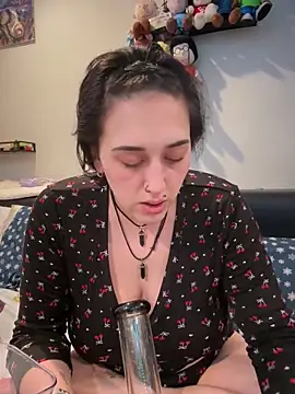 ThicBunz online show from March 5, 2026, 11:43 pm