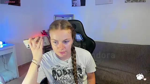 Piinkpandora online show from September 22, 2025, 4:35 pm