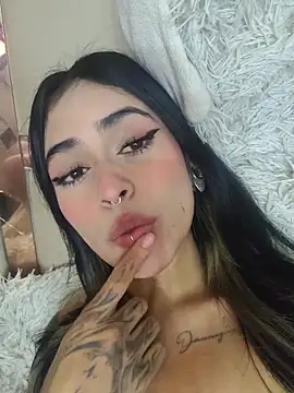 AliceMiller 2 online show from November 29, 2025, 6:13 am