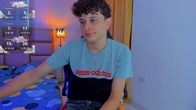 Snapshot of Nathan_Bluee chatting on March 14, 2025, 2:08 pm Nathan Bluee online show from March 14, 2025, 2:08 pm