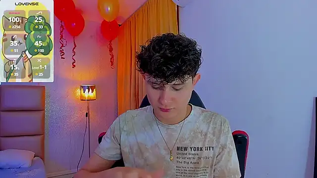 Snapshot of Nathan_Bluee chatting on March 21, 2025, 1:56 pm Nathan Bluee online show from March 21, 2025, 1:56 pm