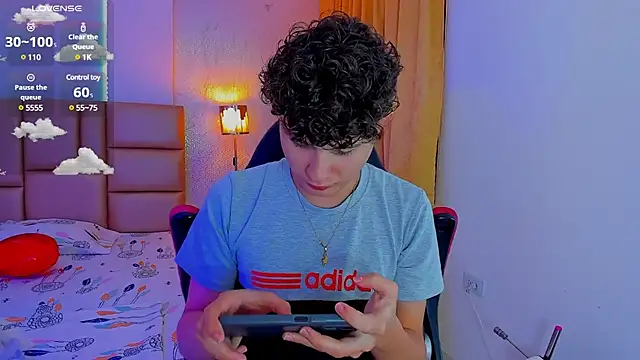 Snapshot of Nathan_Bluee chatting on March 5, 2025, 2:01 pm Nathan Bluee online show from March 5, 2025, 2:01 pm