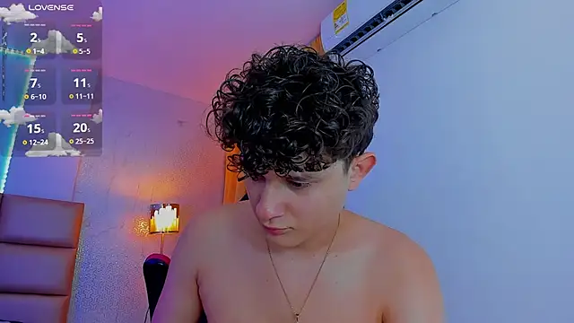 Snapshot of Nathan_Bluee chatting on March 16, 2025, 4:23 pm Nathan Bluee online show from March 16, 2025, 4:23 pm