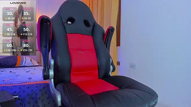 Snapshot of Nathan_Bluee chatting on February 10, 2025, 3:53 pm Nathan Bluee online show from February 10, 2025, 3:53 pm