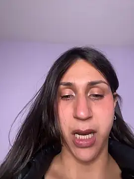 Snapshot of Ary_art chatting on November 20, 2025, 11:47 pm Ary art online show from November 20, 2025, 11:47 pm