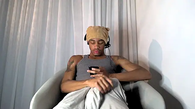 Skinnyblackman online show from October 28, 2025, 1:28 am