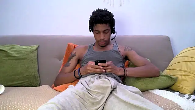 Snapshot of Skinnyblackman chatting on February 20, 2026, 6:19 am Skinnyblackman online show from February 20, 2026, 6:19 am