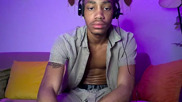 Snapshot of Skinnyblackman chatting on February 28, 2026, 4:56 am Skinnyblackman online show from February 28, 2026, 4:56 am