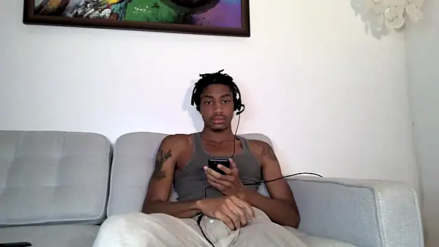 Snapshot of Skinnyblackman chatting on October 21, 2025, 11:37 pm Skinnyblackman online show from October 21, 2025, 11:37 pm
