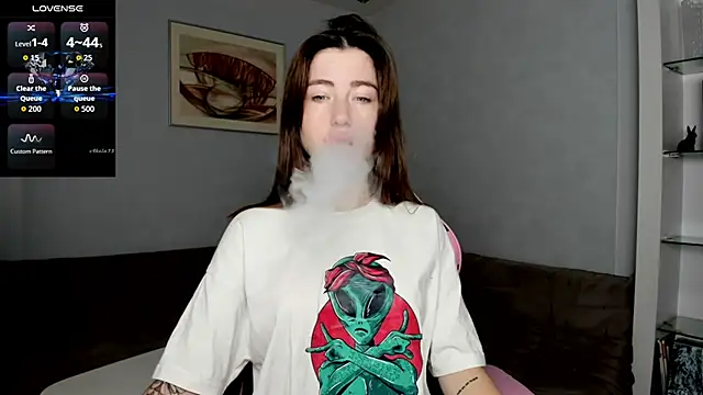 Snapshot of Luxuryalma chatting on October 2, 2025, 6:39 am Luxuryalma online show from October 2, 2025, 6:39 am