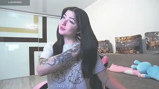 Snapshot of Luxuryalma chatting on July 18, 2026, 10:13 am Luxuryalma online show from July 18, 2026, 10:13 am