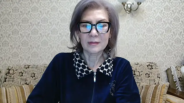 Elegant00Lady online show from October 15, 2025, 2:25 pm