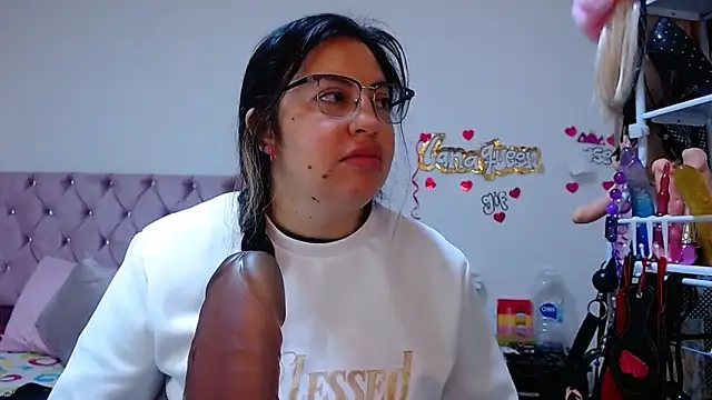 lanaqueen699 online show from March 24, 2026, 12:16 pm