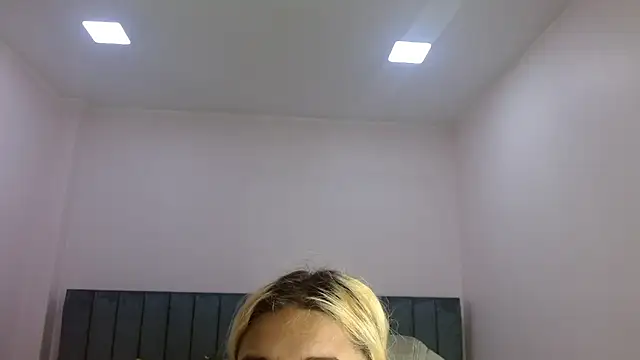 april bunnyy online show from July 21, 2026, 8:43 pm