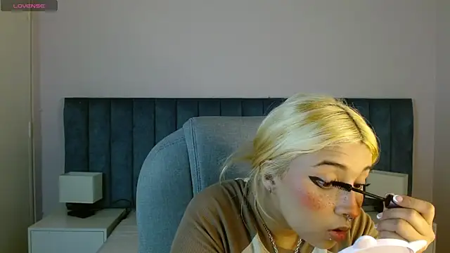 april bunnyy online show from March 4, 2025, 6:29 pm