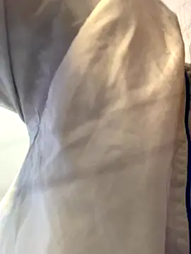 Larabrooks online show from November 10, 2025, 6:57 pm