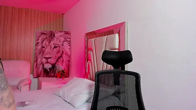 Melany Luv online show from September 16, 2025, 7:48 pm