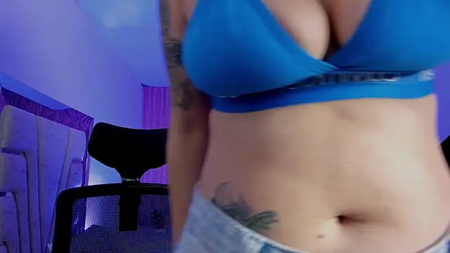 Melany Luv online show from November 13, 2025, 9:08 pm