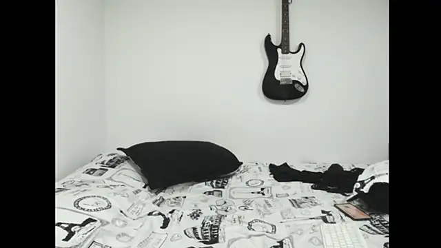 Snapshot of amydeepqueen chatting on January 8, 2026, 12:11 pm amydeepqueen online show from January 8, 2026, 12:11 pm