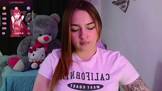 lucycherry   online show from November 20, 2025, 8:37 am