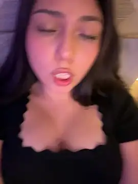 Snapshot of Maii_chan chatting on February 18, 2026, 6:11 am Maii chan online show from February 18, 2026, 6:11 am