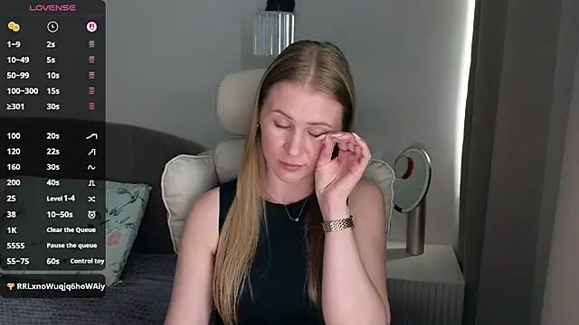 Snapshot of IsabelAllen chatting on July 23, 2026, 11:18 am IsabelAllen online show from July 23, 2026, 11:18 am