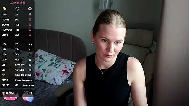 Snapshot of IsabelAllen chatting on July 13, 2026, 3:44 pm IsabelAllen online show from July 13, 2026, 3:44 pm