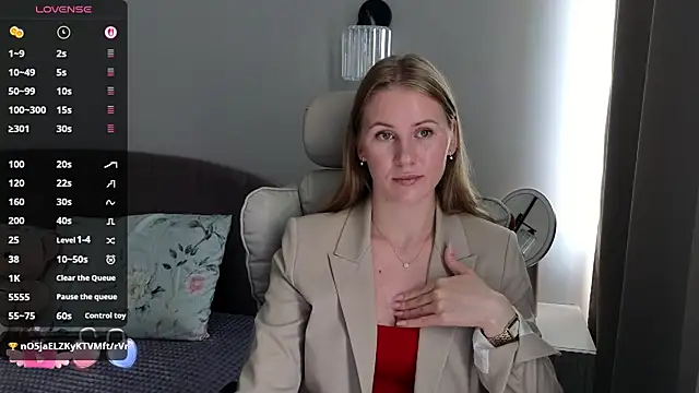 Snapshot of IsabelAllen chatting on July 22, 2026, 9:44 am IsabelAllen online show from July 22, 2026, 9:44 am