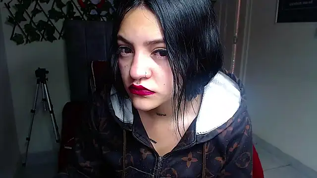 Violettasquirt online show from May 30, 2026, 1:06 pm