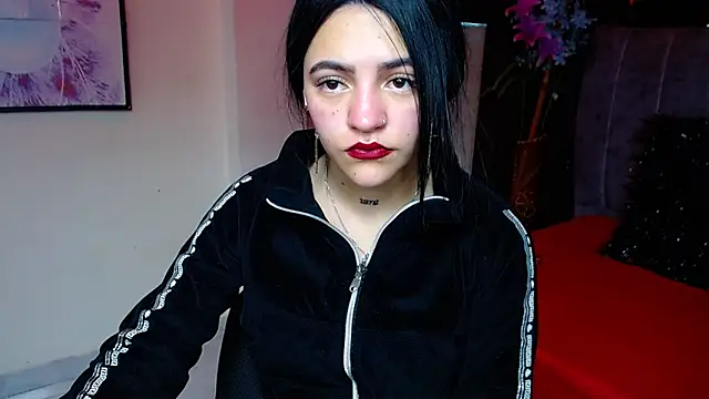 Violettasquirt online show from November 12, 2025, 1:48 pm